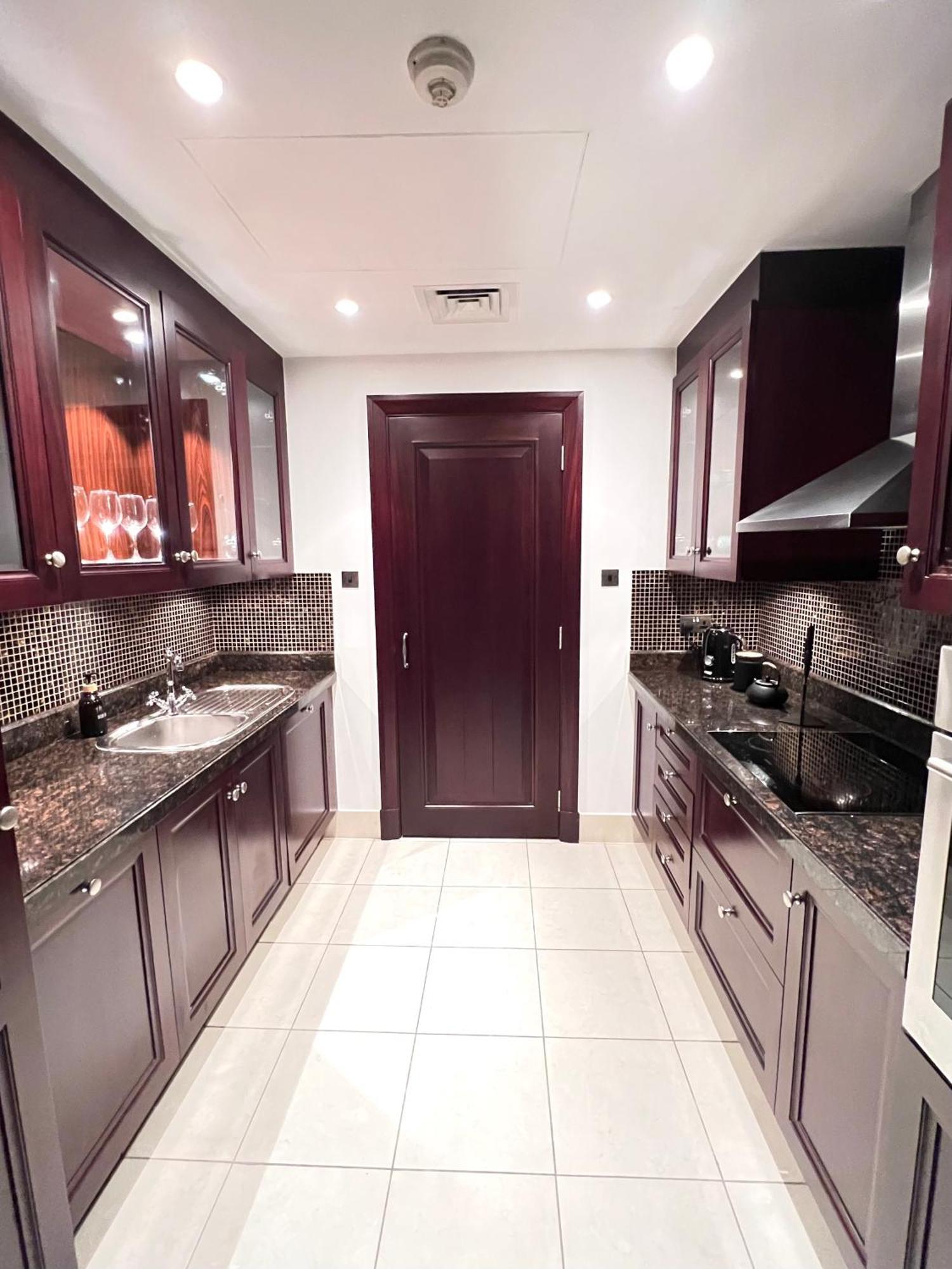 Smartapt Elegant 1 Bdr Burj View Apartment *